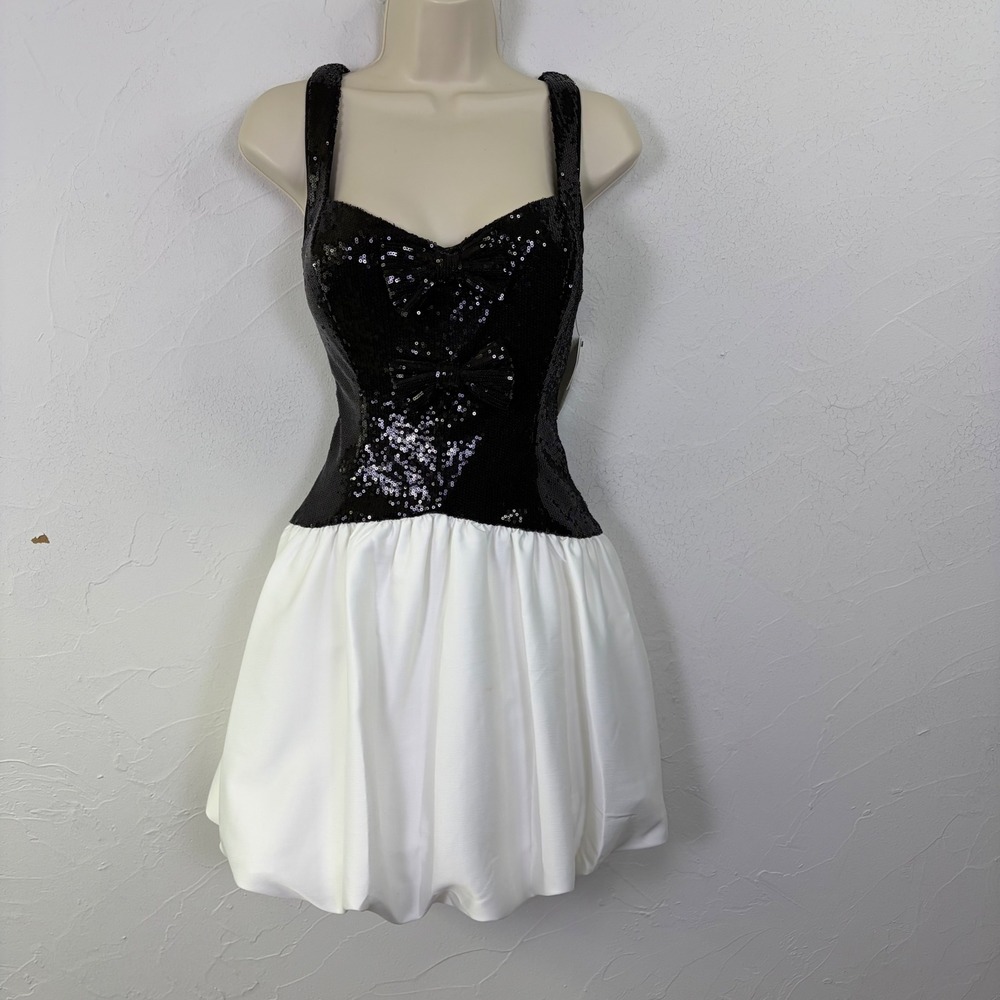 NEW IN San Francisco Dress L Sequin Bubble Hem Mini Party Homecoming Prom Formal